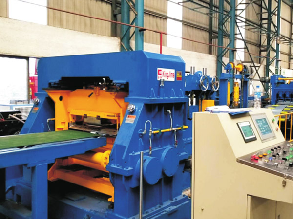 KJF100薄闆數(shù)控高速(sù)精密開(kāi)卷整平(ping)飛剪定(ding)尺橫切(qiē)生産線(xiàn)