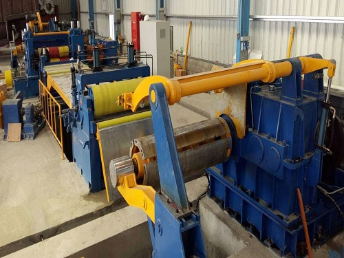 金(jin)峥機械分條機(ji)出貨到阿曼